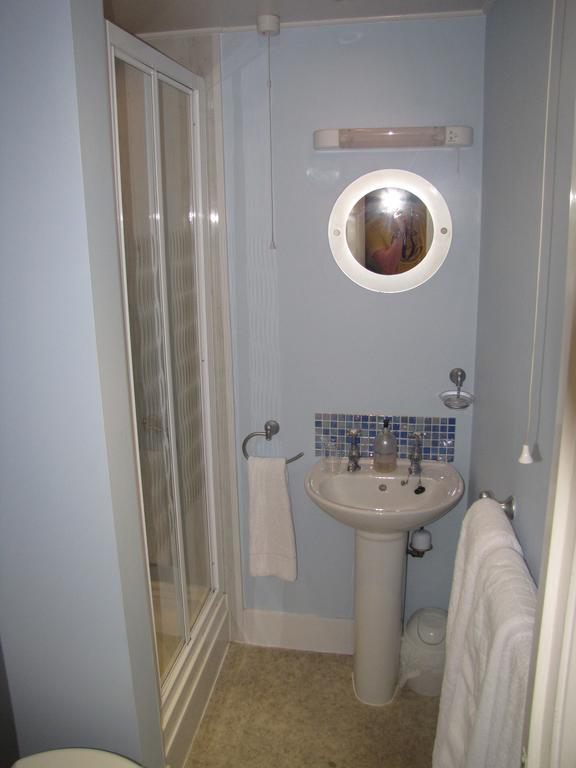 Ashmira Guest House ウェーマス エクステリア 写真